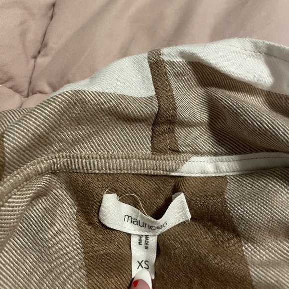 Maurices Brown and White Plaid Cardigan - Picture 3 of 3